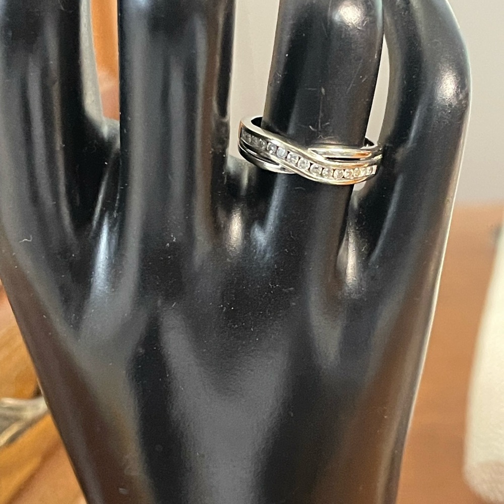Used 10k real white gold diamond Ring size 7, good condition STAMPED